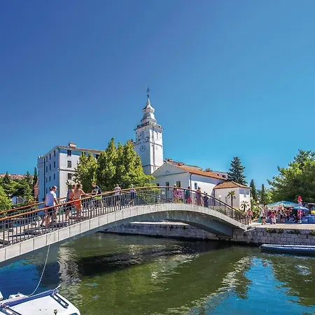 Gorgeous In With Wifi Apartman Jadranovo